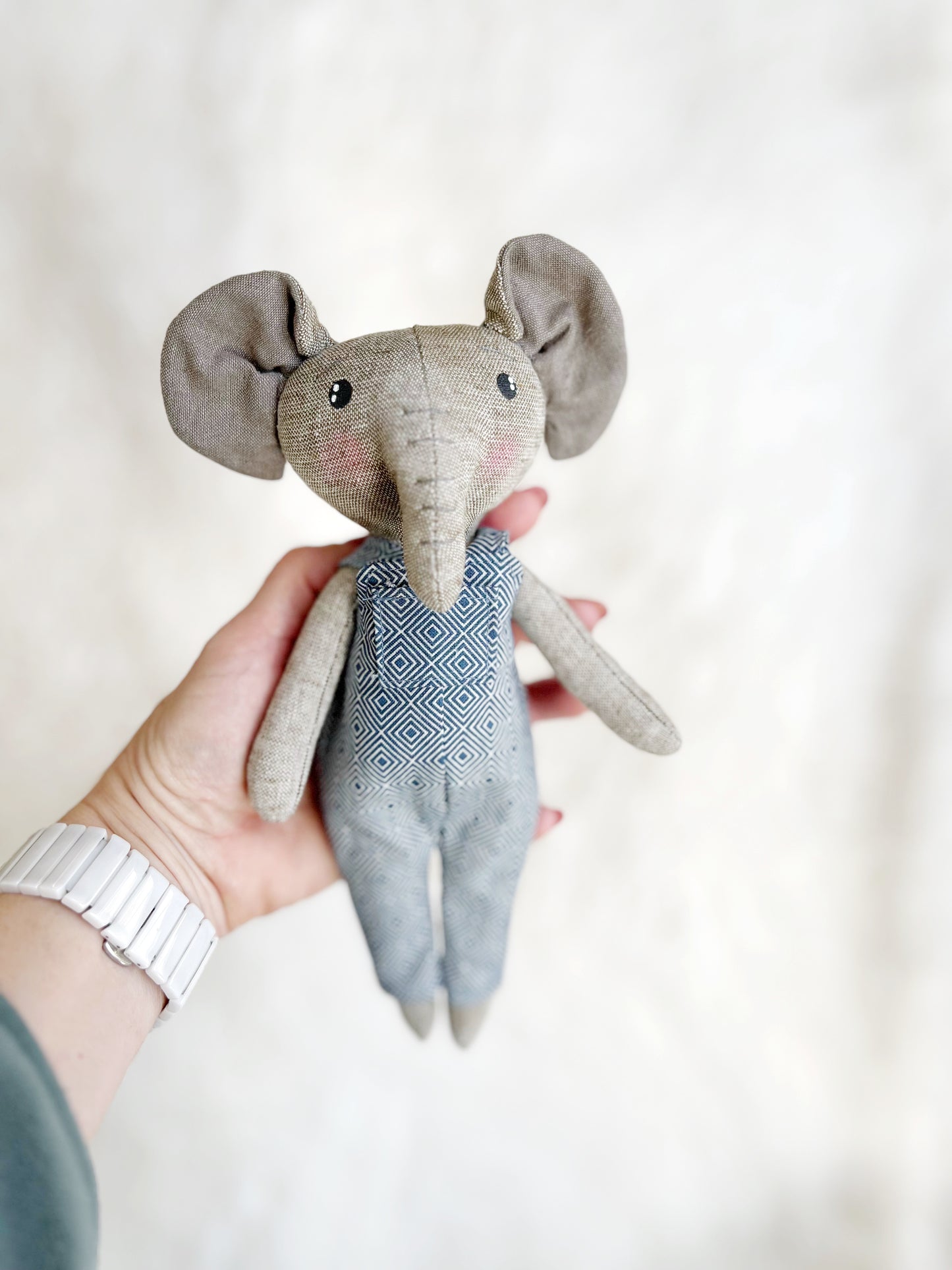 Pocket Elephant, Pocket Animal